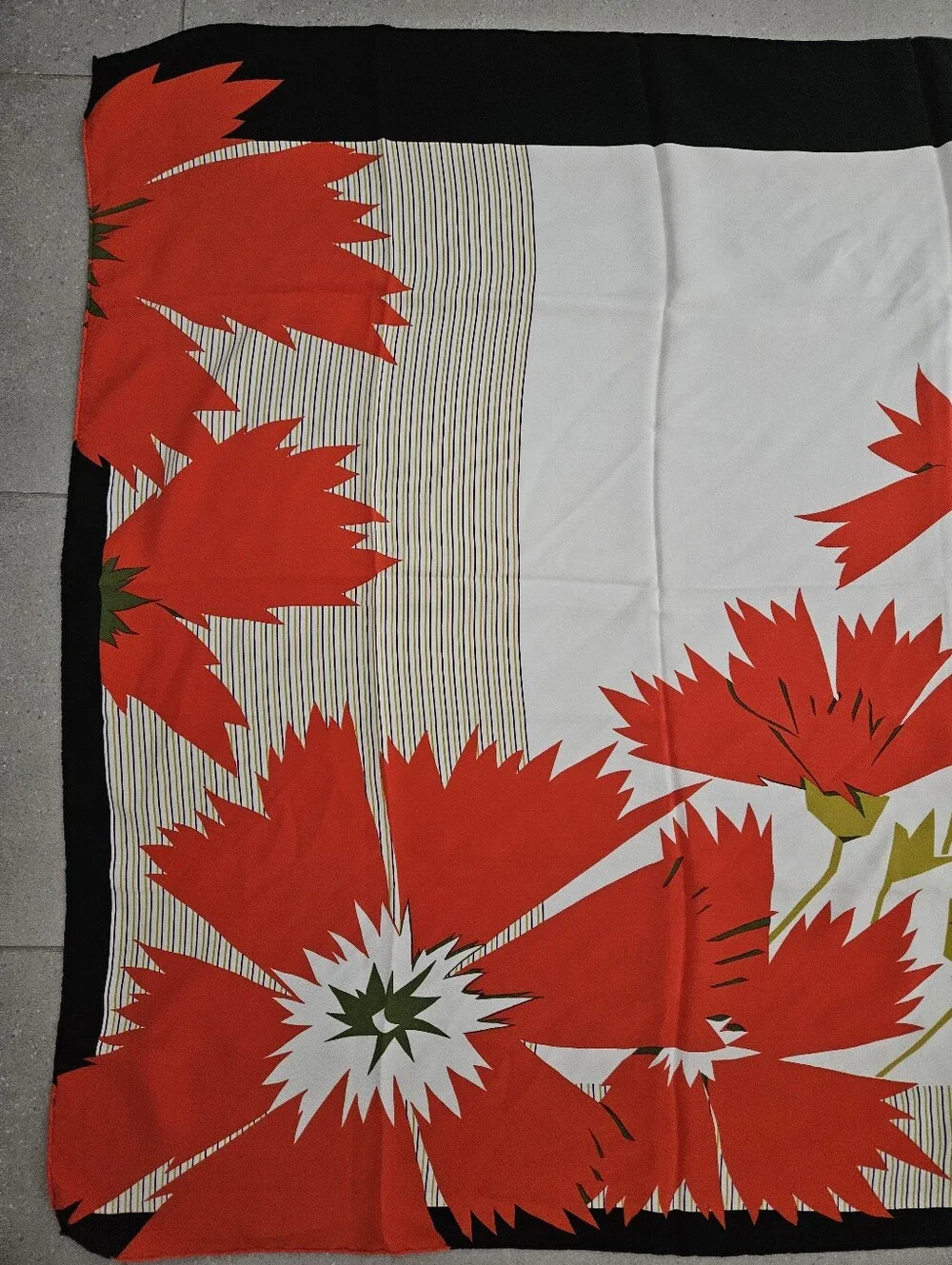 ❤️NINA RICCI Red and White Floral Silk Scarf made in Italy 32